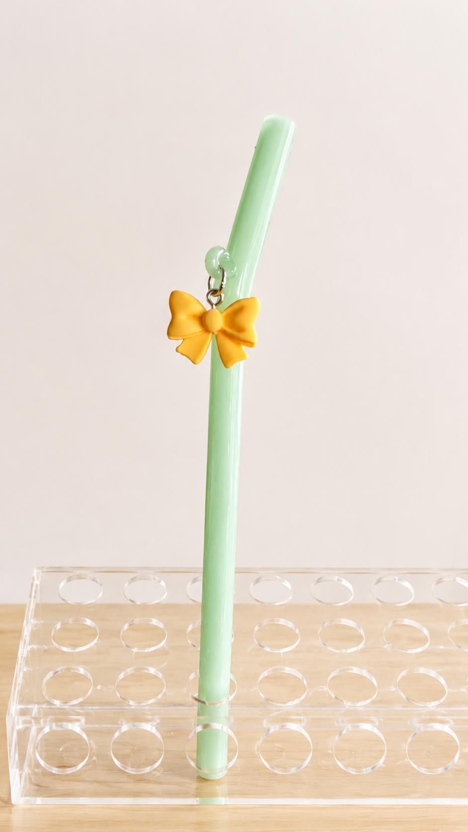 Bow sips