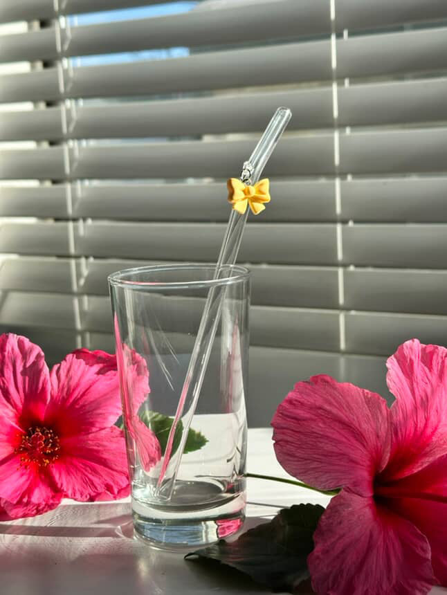 Bow Charm Glass Straw